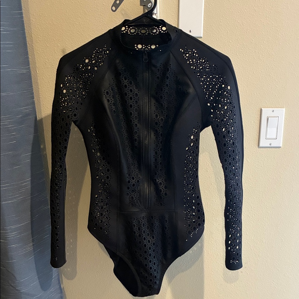 GIGI C Bikinis Black Long Sleeve One Piece Swimsuit- Size MED